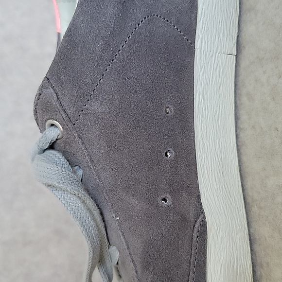 Golden Goose Superstar size 39, Excellent condition grey suede/pink (No heel) - Picture 12 of 16